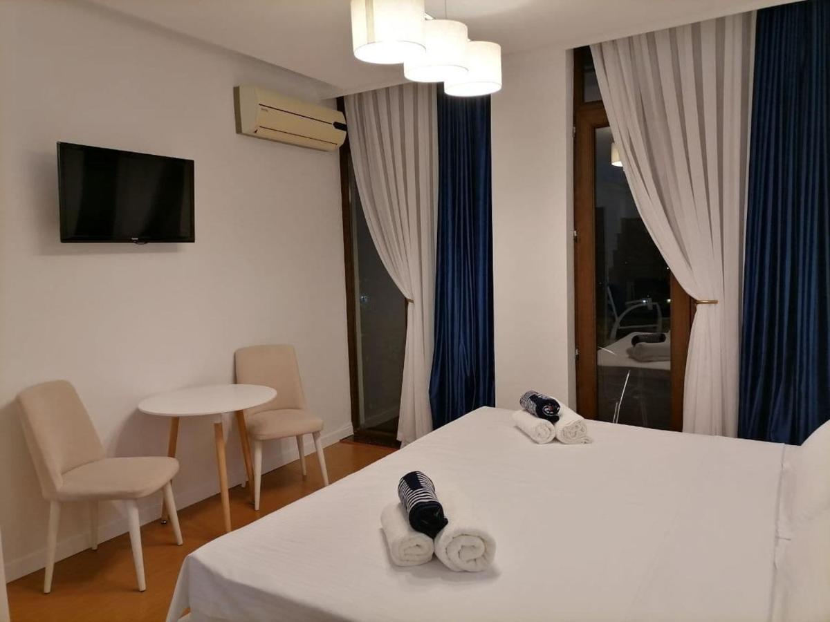 Connect Hotel Bar & Terrace Batumi Exterior photo